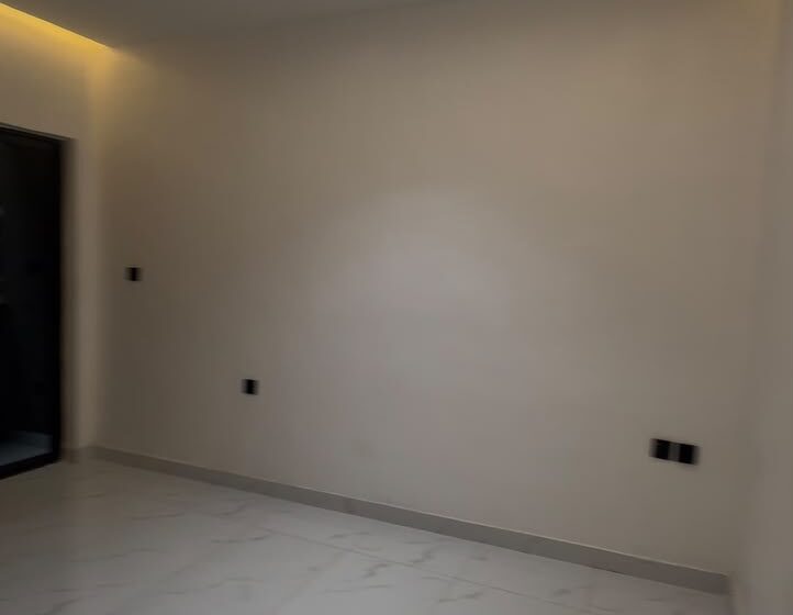 Elegant 2-bedroom Apartment with Gym area & Lift — 2