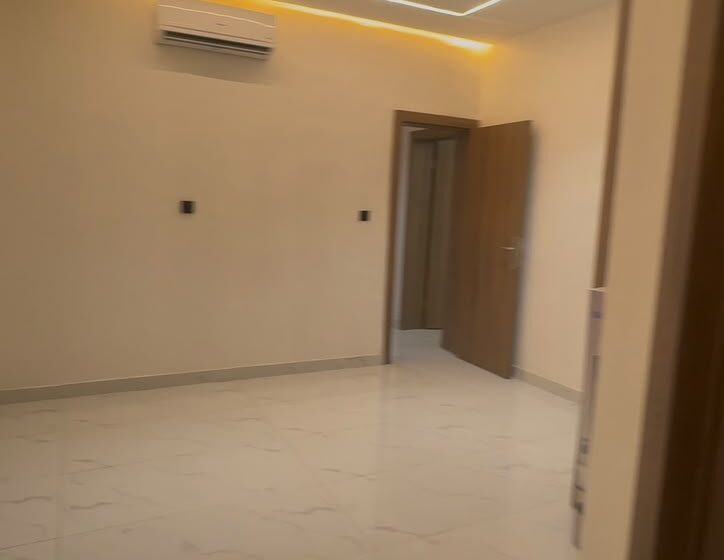 Elegant 2-bedroom Apartment with Gym area & Lift — 3