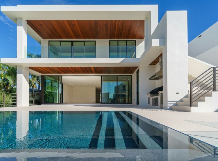 Waterfront 4-bedroom terrace